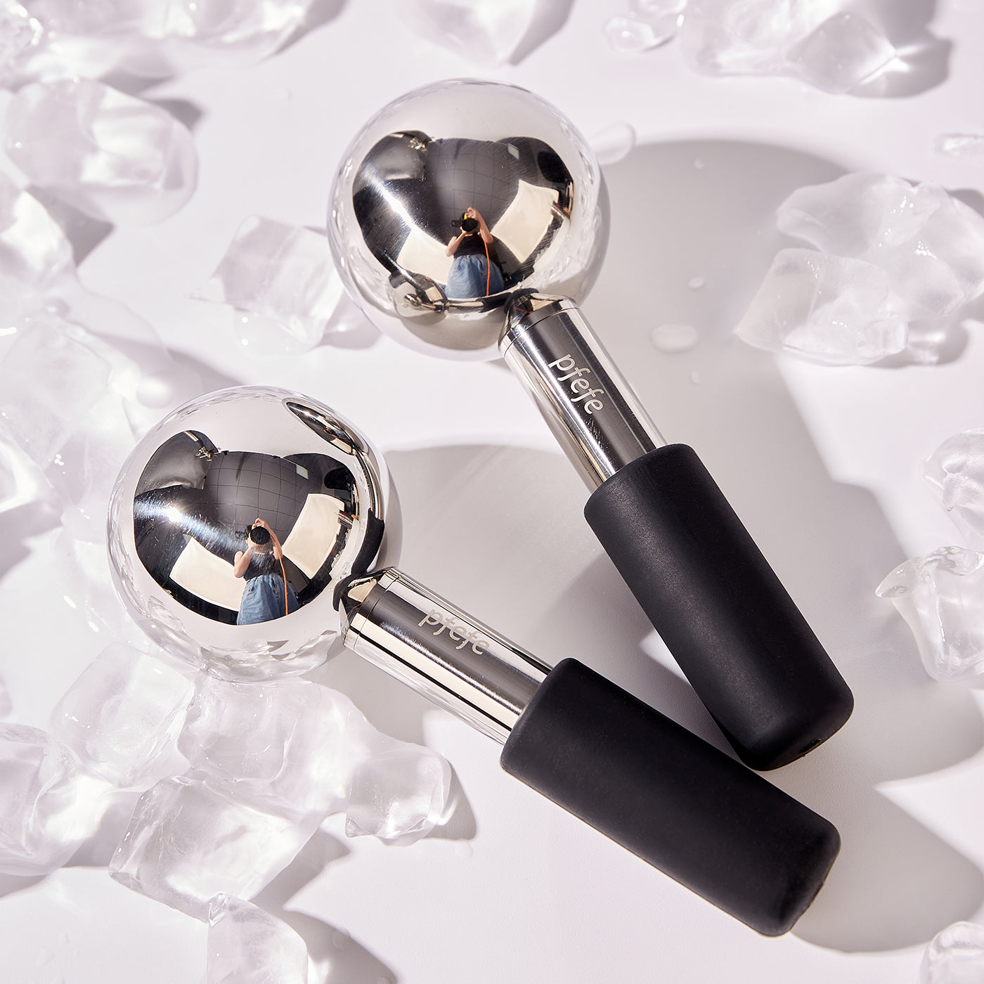 PFEFE 360 Rotating Black Ice Globes