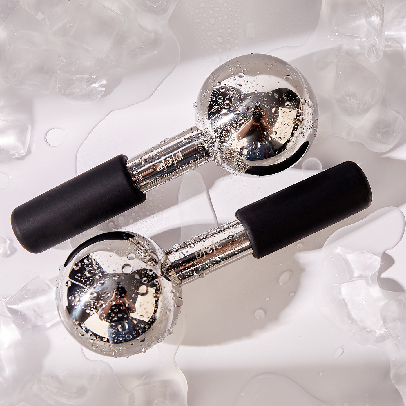 PFEFE 360 Rotating Black Ice Globes