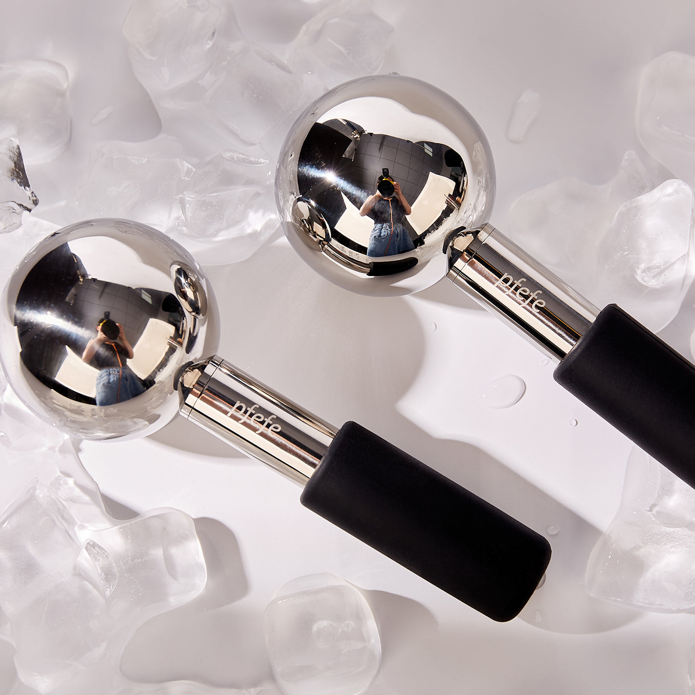 PFEFE 360 Rotating Black Ice Globes